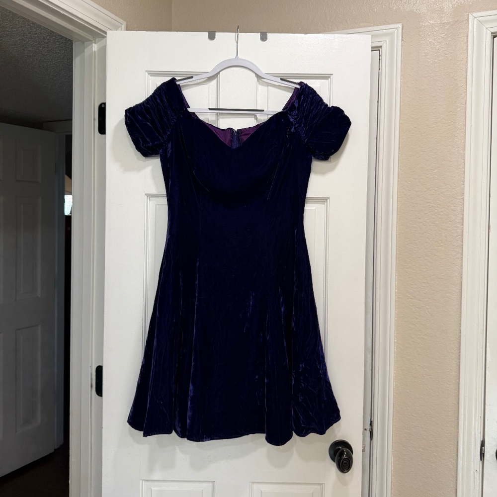 Vintage 1980's Off-Shoulder Purple Velvet Mini Prom Dress, sz 11/12